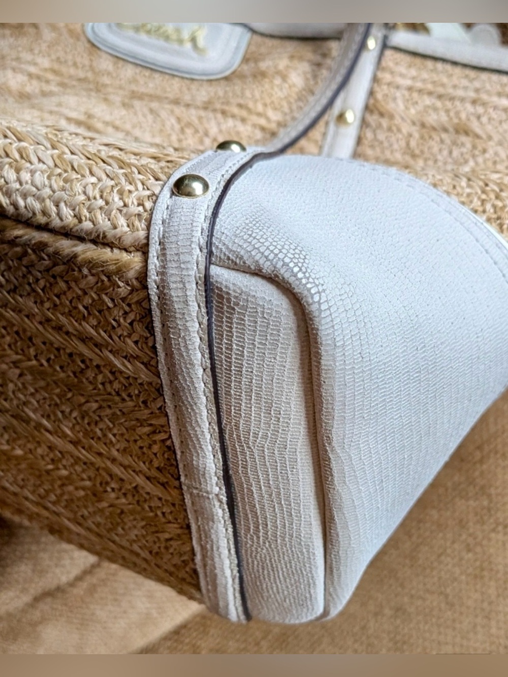 Coach Alex Straw Tote in
Natural/Parchment - Rare Style w/ Charm & Hang Tag EUC - Picture 7 of 9